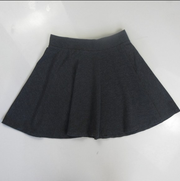 H&M DIVIDED Tennis Skirt Gray Size Small - Picture 2 of 4